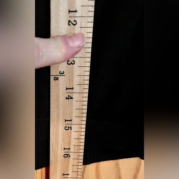 Orvis Black 100% Silk Sleeveless Cropped Turtleneck Top Size S/M Light Ribbed - Picture 11 of 12